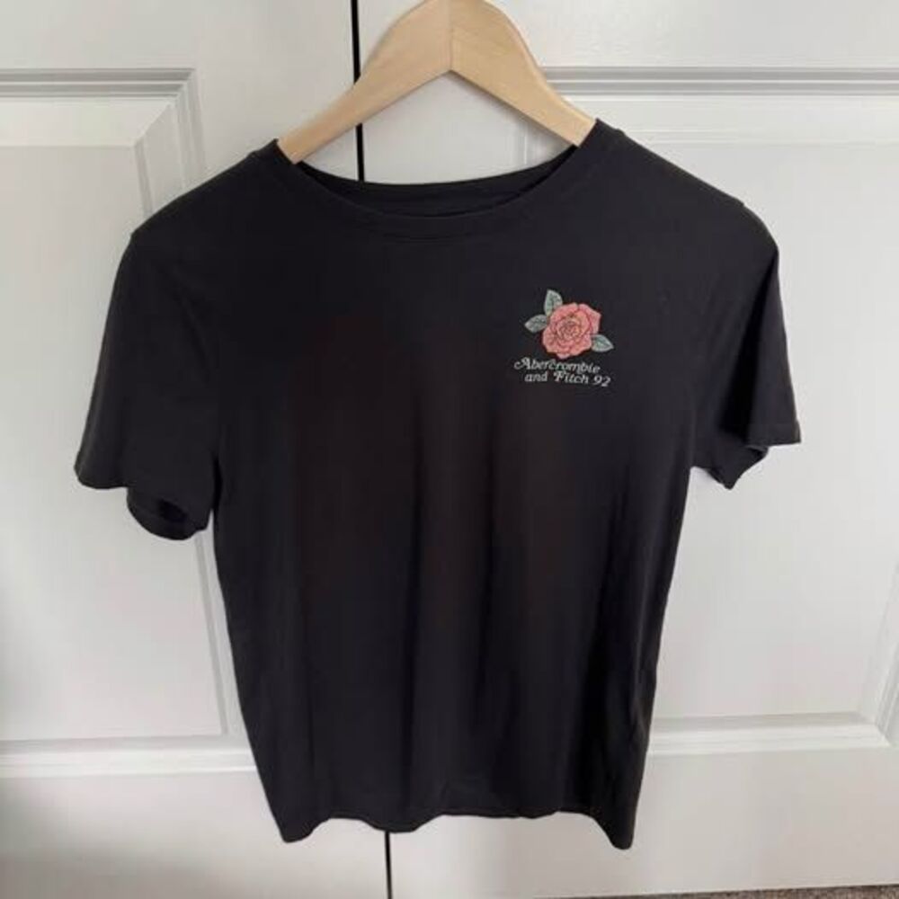 Abercrombie & Fitch Kids Brand, Dark Gray T-Shirt, Roses, Girls13/14 Clothing